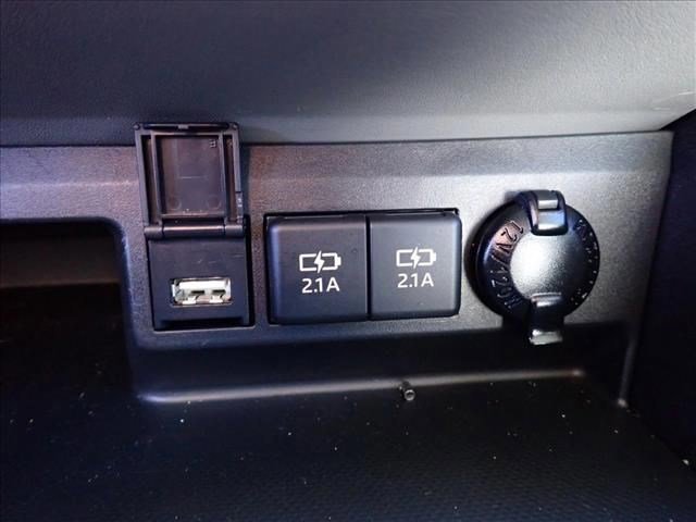 Used 2021 Toyota Highlander L image 18