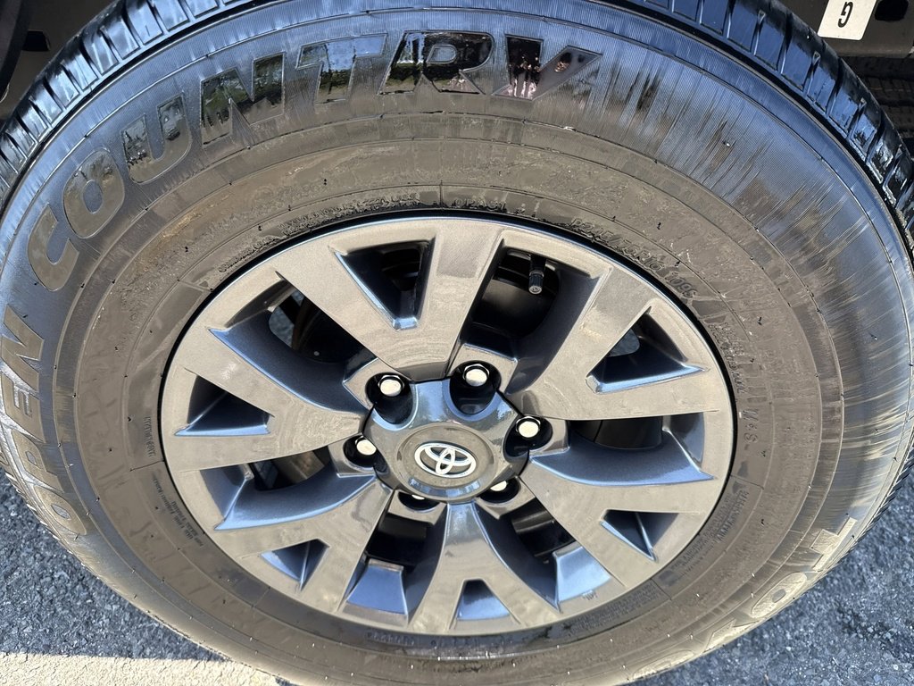 Certified 2023 Toyota Tacoma SR5 image 9