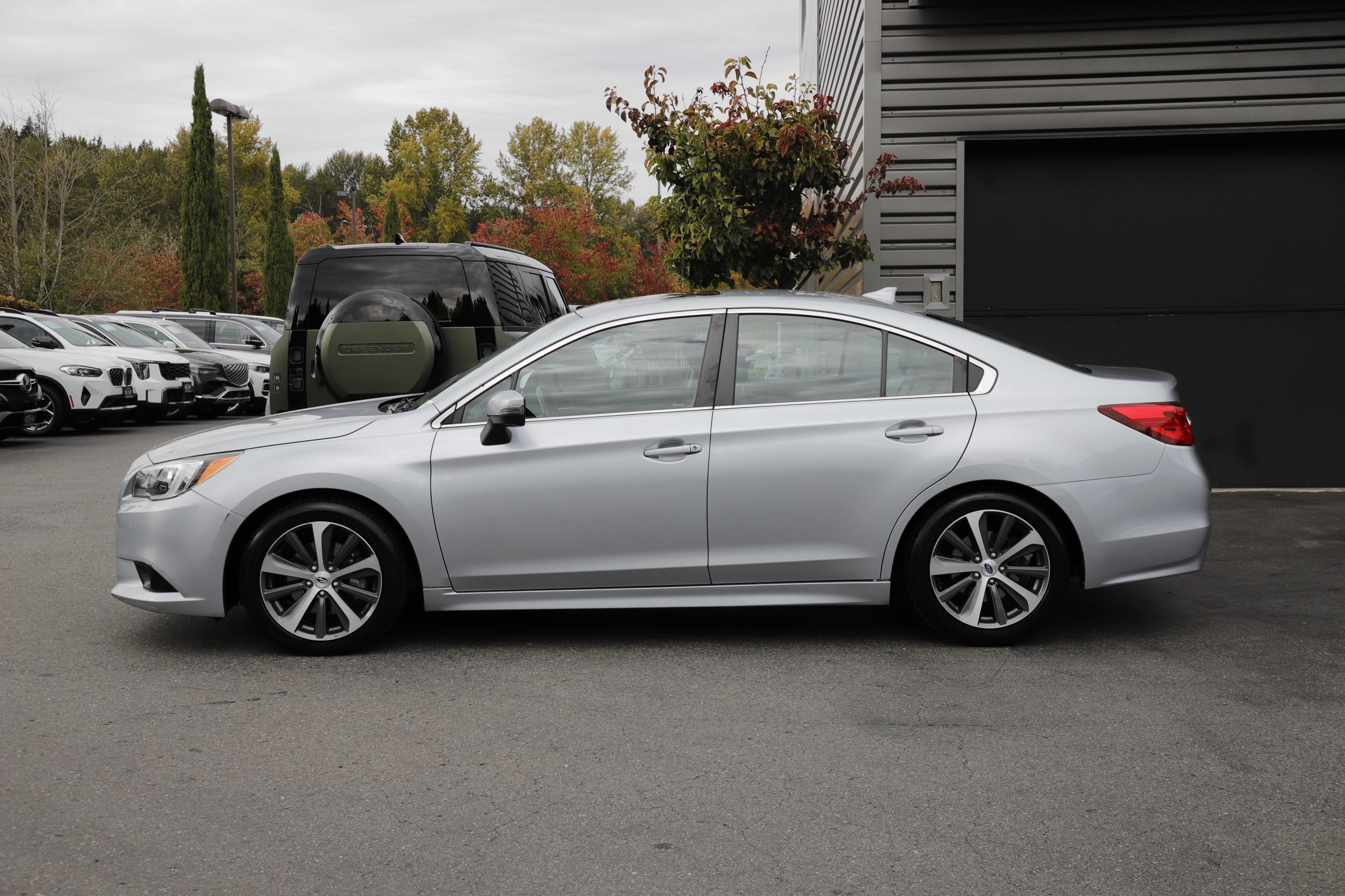 Used 2017 Subaru Legacy 3.6R Limited AWD/4WD image 3