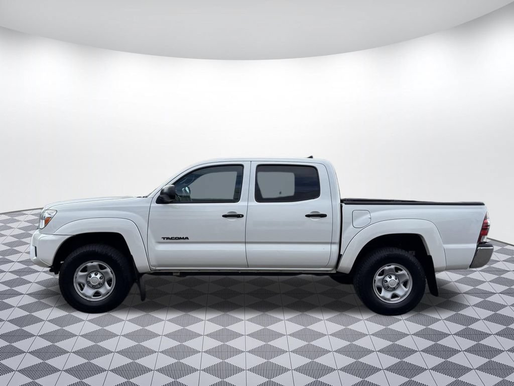 Used 2014 Toyota Tacoma PreRunner w/ SR5 Package RWD image 4