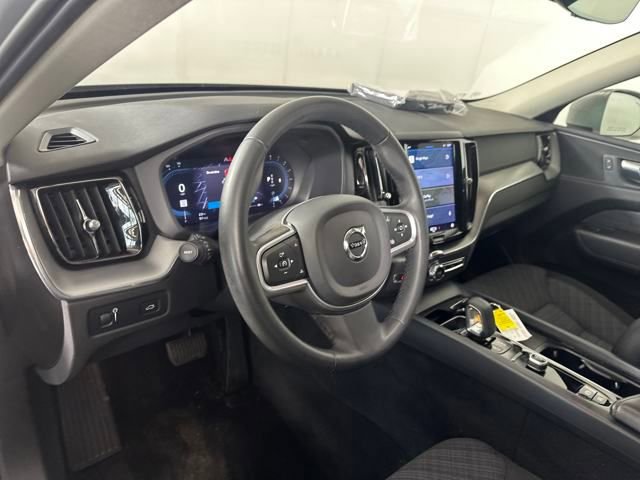 Used 2022 Volvo XC60 B5 Momentum image 13