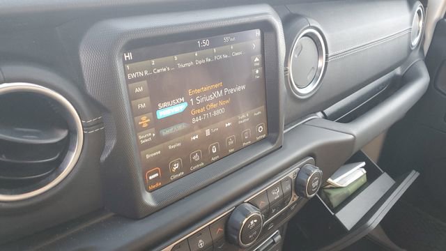 Certified 2022 Jeep Wrangler Unlimited Sahara w/ Cold Weather Group image 13