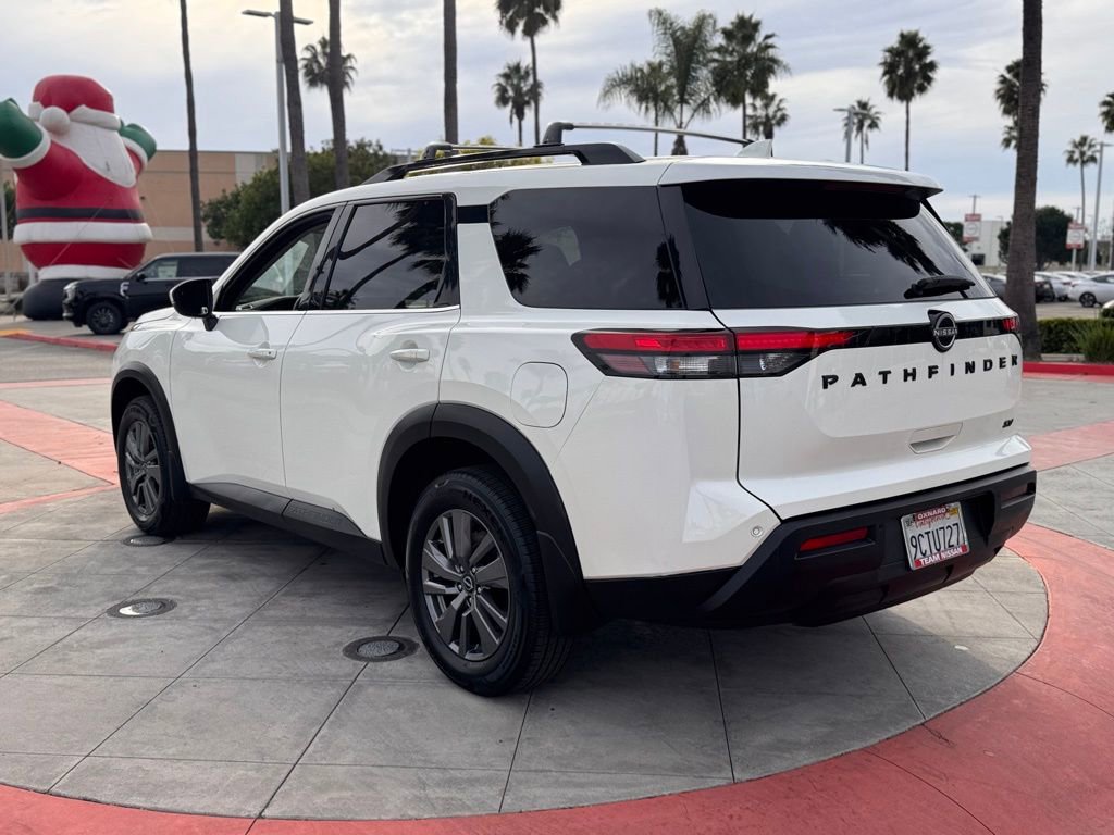 Certified 2022 Nissan Pathfinder SV w/ SV Black Package image 6