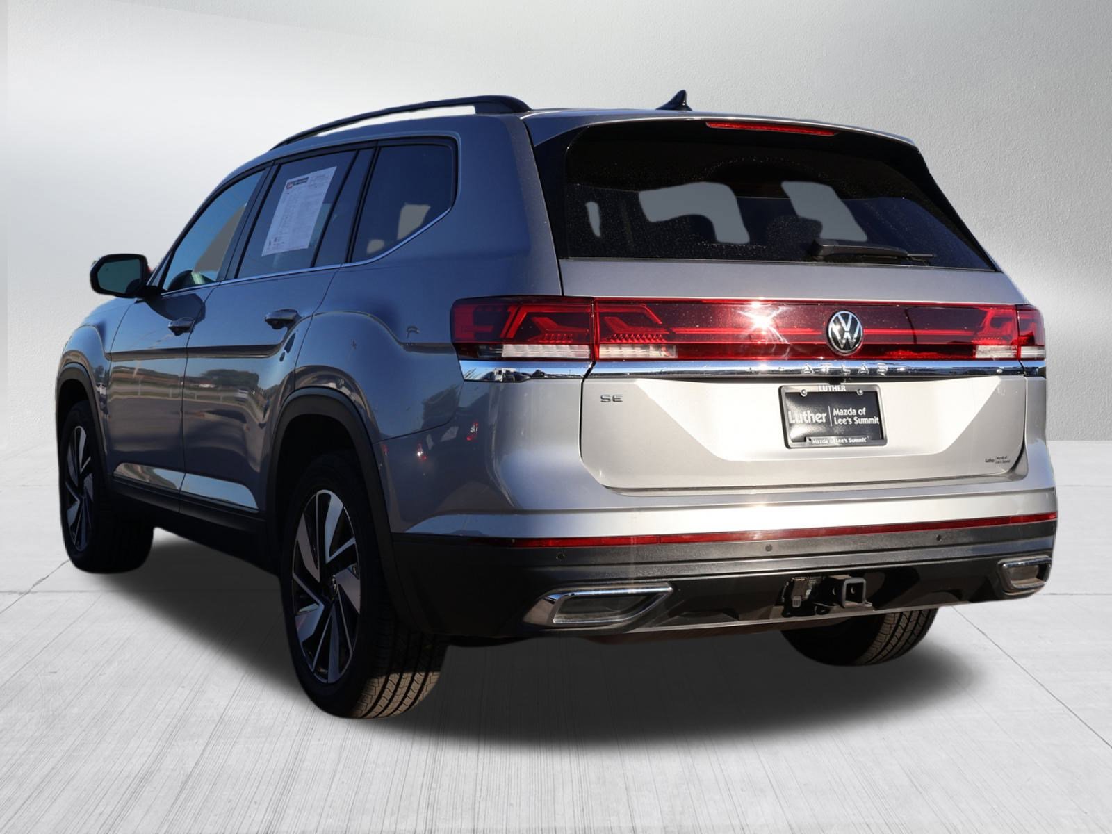 Used 2024 Volkswagen Atlas SE image 5