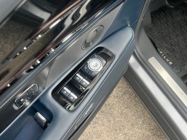 Certified 2024 Lincoln Nautilus Reserve w/ Equipment Group 202A AWD/4WD image 14