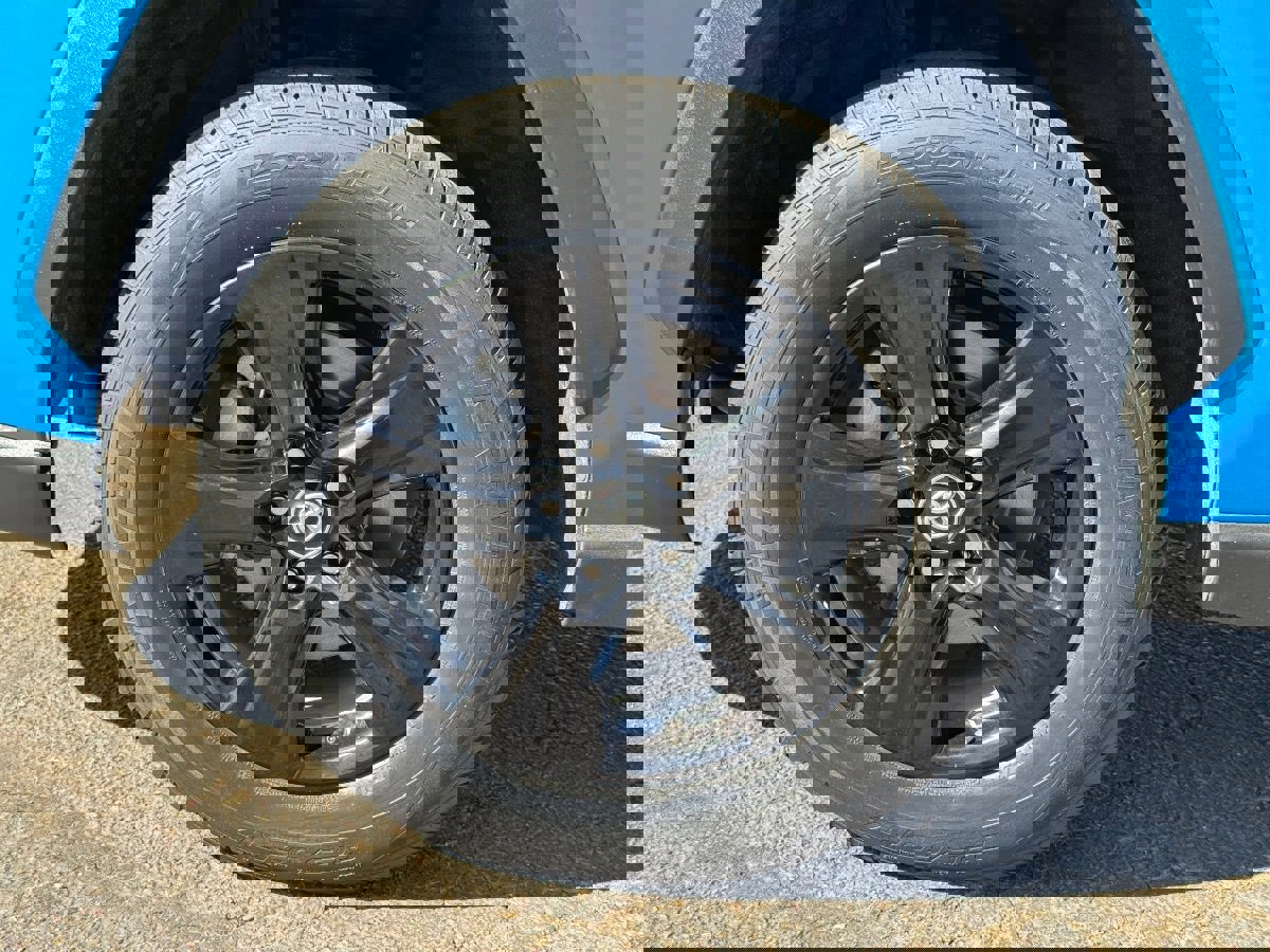 Used 2021 Toyota RAV4 XLE image 6