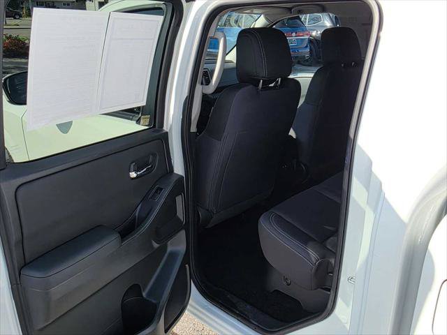 Used 2024 Nissan Frontier SV AWD/4WD image 15
