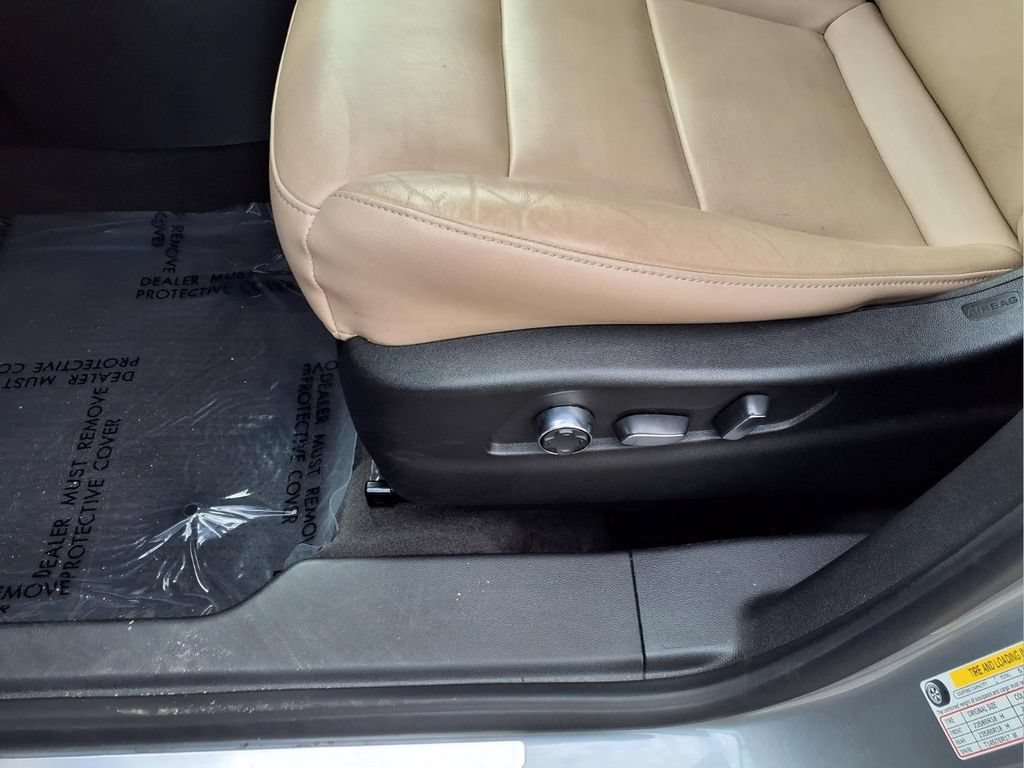 Used 2024 Cadillac XT4 Premium Luxury FWD image 20