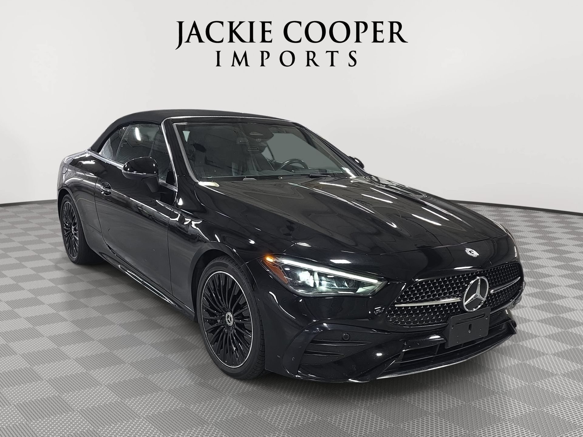Used 2025 Mercedes-Benz CLE 300 4MATIC Cabriolet image 3