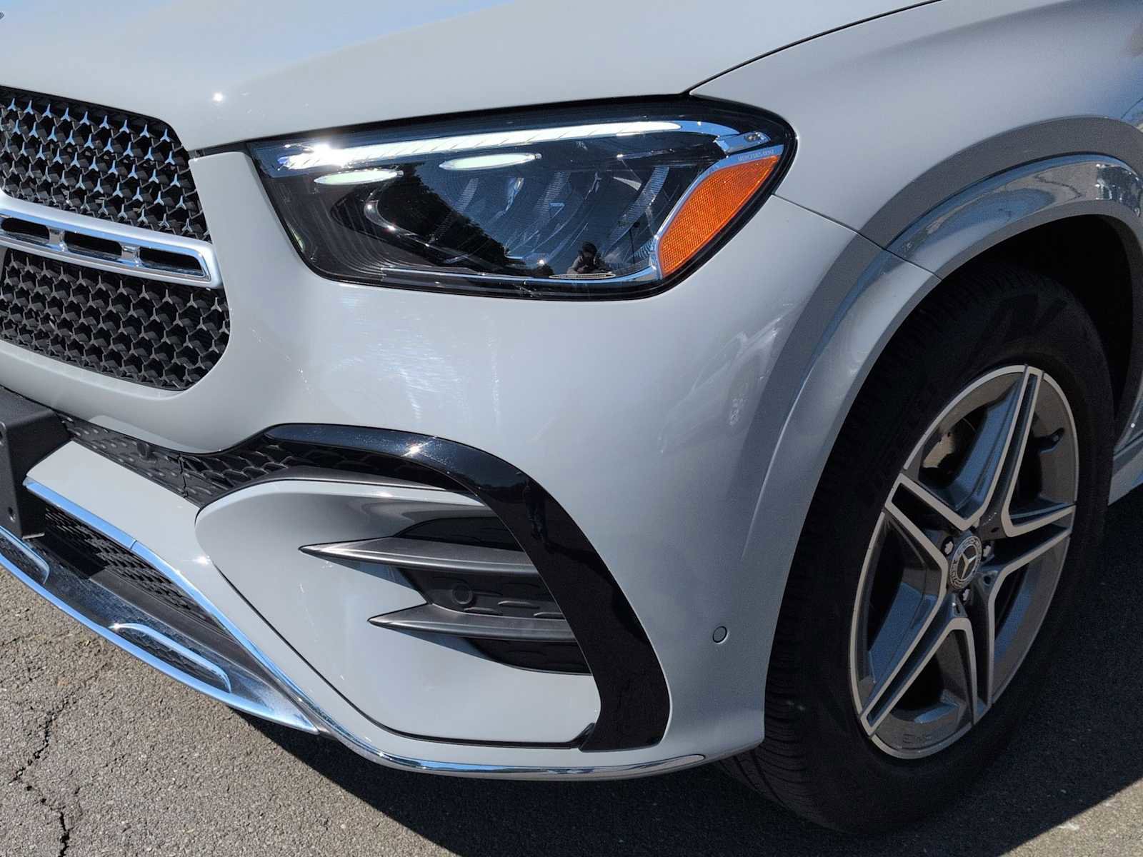 Used 2024 Mercedes-Benz GLE 350 4MATIC image 11