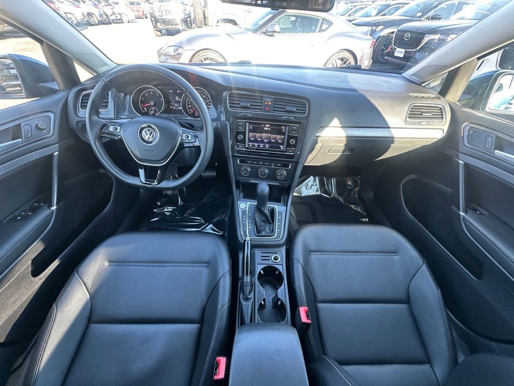 Used 2021 Volkswagen Golf 4-Door image 20