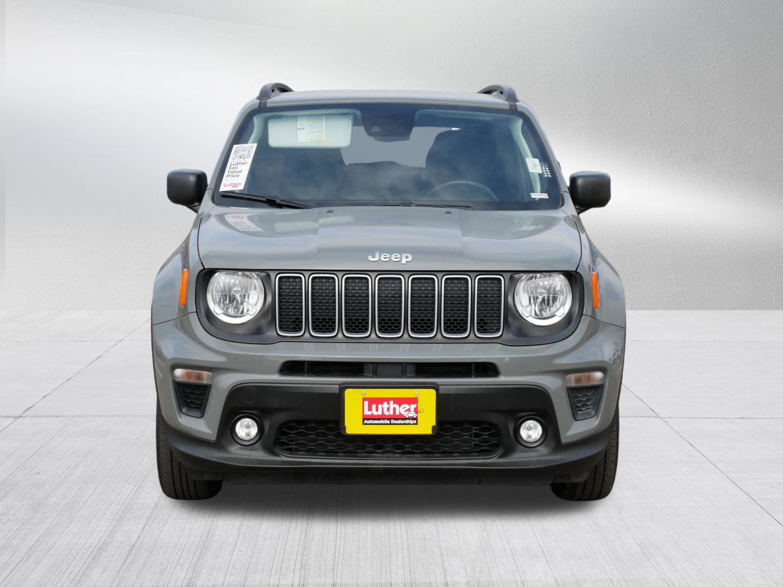 Used 2022 Jeep Renegade Latitude w/ Convenience Group AWD/4WD image 2