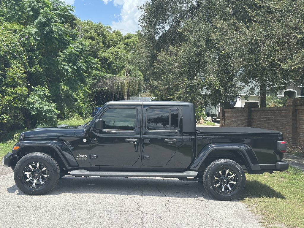 Used 2021 Jeep Gladiator Overland AWD/4WD image 2