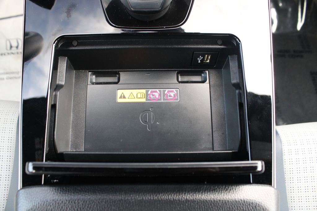 Used 2023 Subaru Solterra AWD image 29