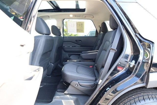 Certified 2023 Nissan Pathfinder SV w/ SV Premium Package AWD/4WD image 24