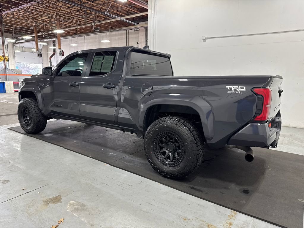Used 2025 Toyota Tacoma TRD Sport image 4