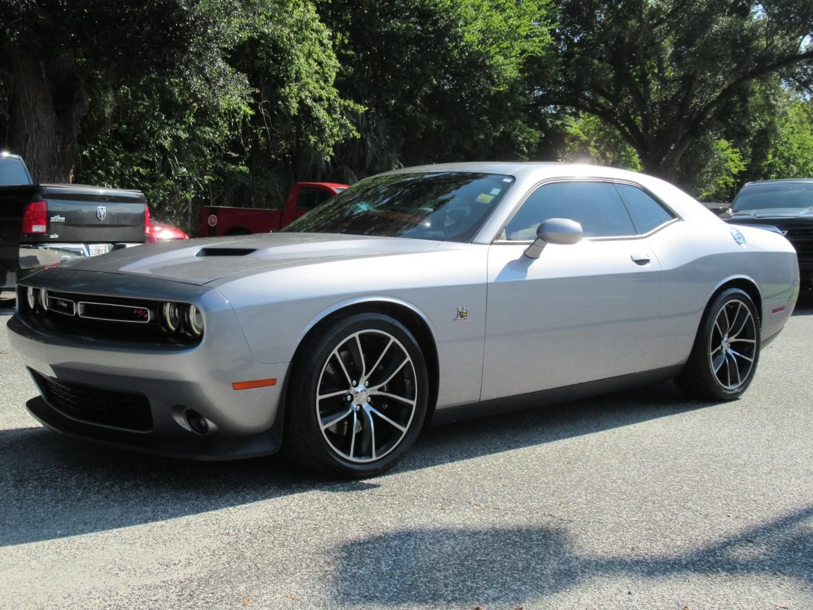 Used 2015 Dodge Challenger R/T Scat Pack w/ Leather Interior Group RWD image 3