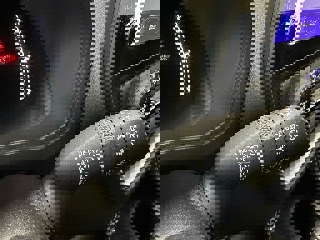 Used 2025 Toyota Grand Highlander AWD image 22