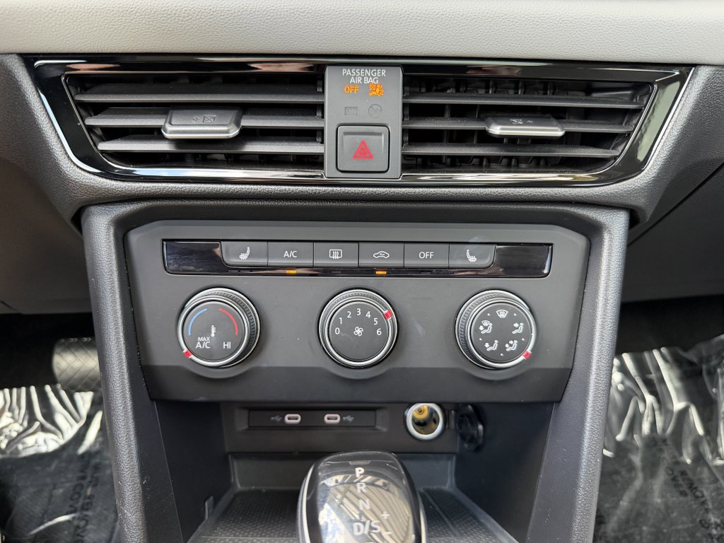 Used 2022 Volkswagen Taos SE w/ Panoramic Sunroof Package image 23