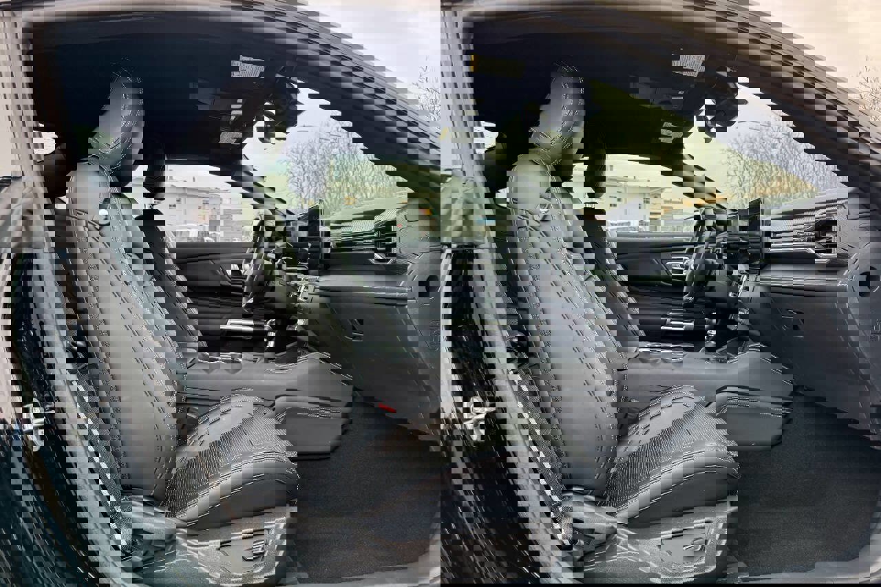 Used 2024 Ford Mustang GT Premium image 13