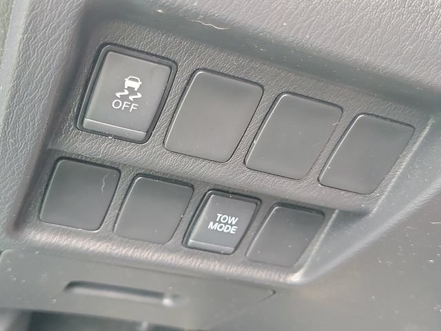 Used 2019 Nissan Pathfinder S AWD/4WD image 7