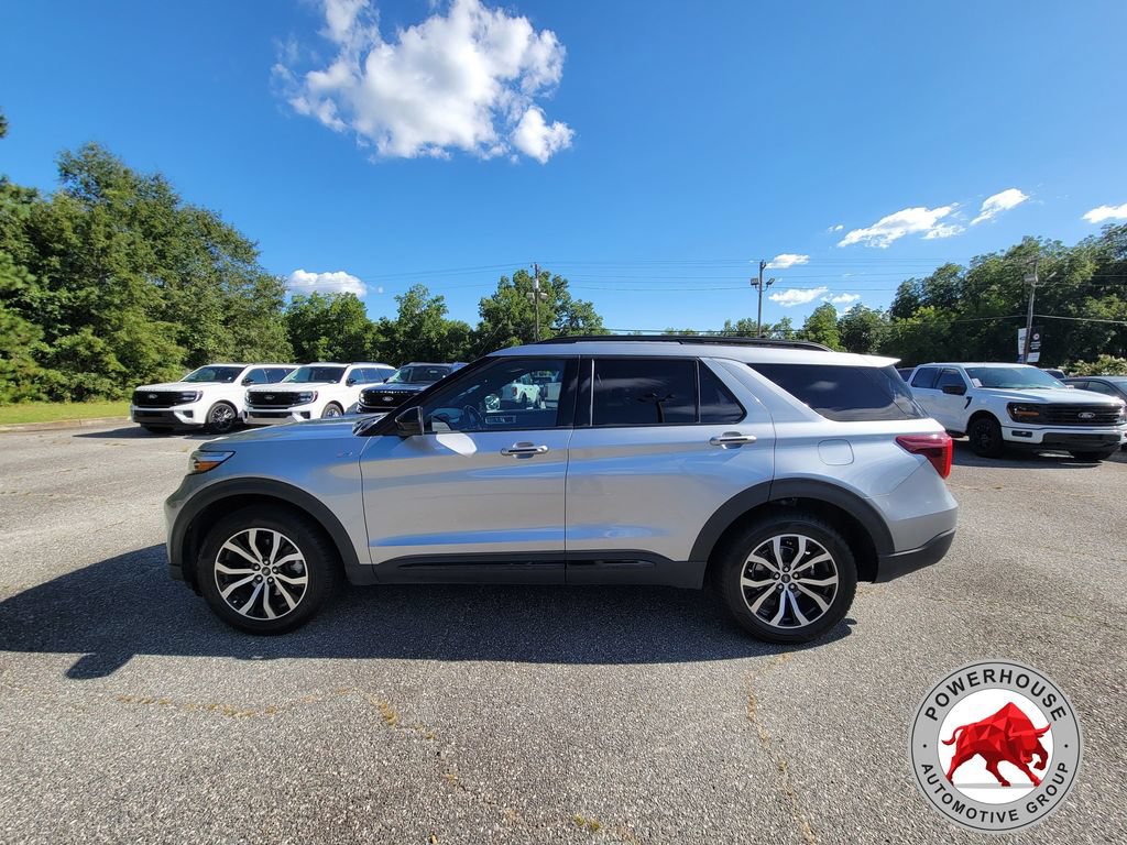 Used 2023 Ford Explorer ST-Line w/ Class IV Trailer Tow Package AWD/4WD image 2