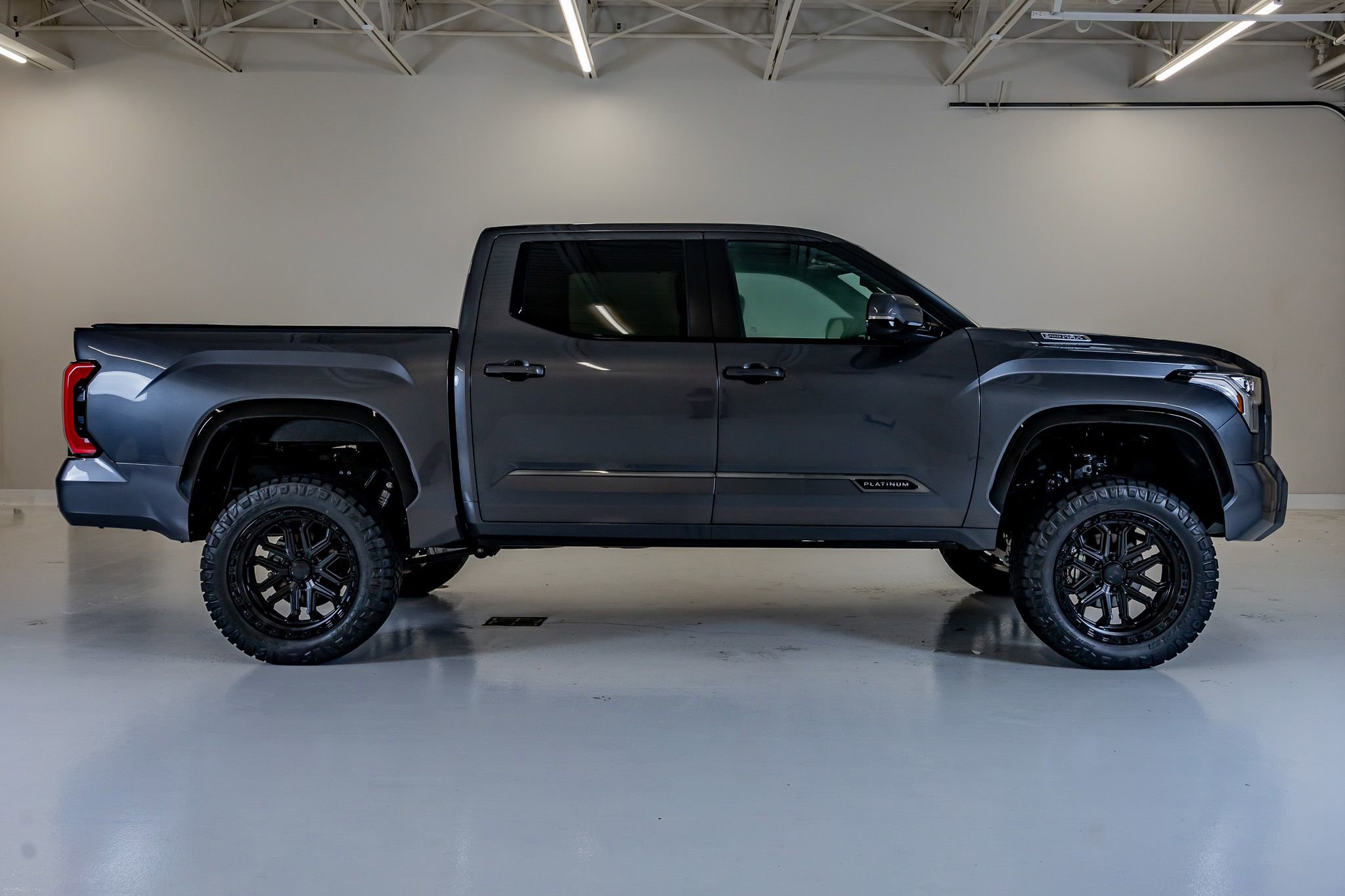 Used 2025 Toyota Tundra Platinum AWD/4WD image 11