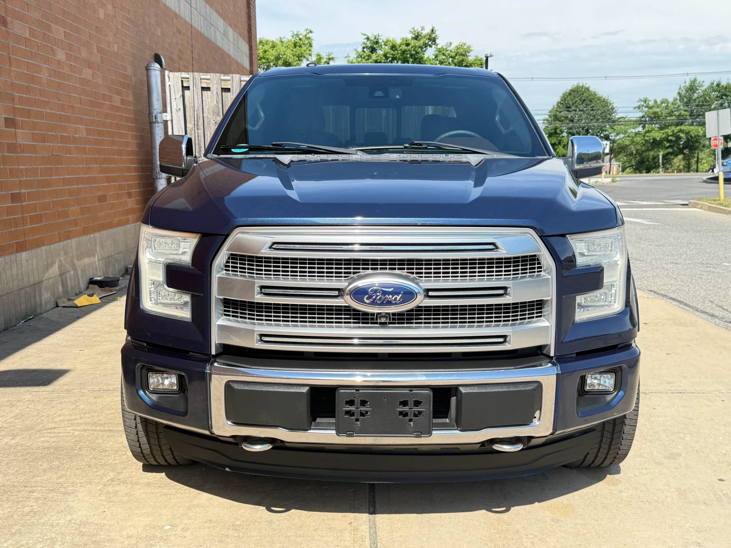Used 2015 Ford F150 Platinum w/ Equipment Group 701A Luxury AWD/4WD image 5