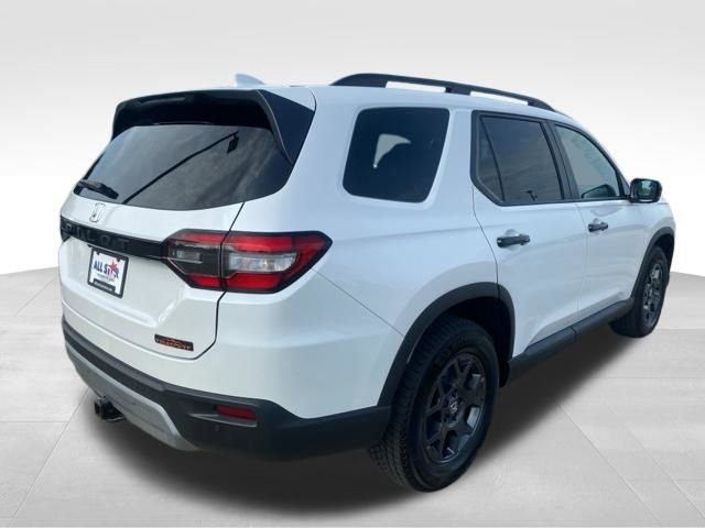 Used 2025 Honda Pilot TrailSport image 6
