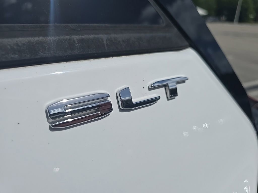 Used 2023 GMC Terrain SLT image 13