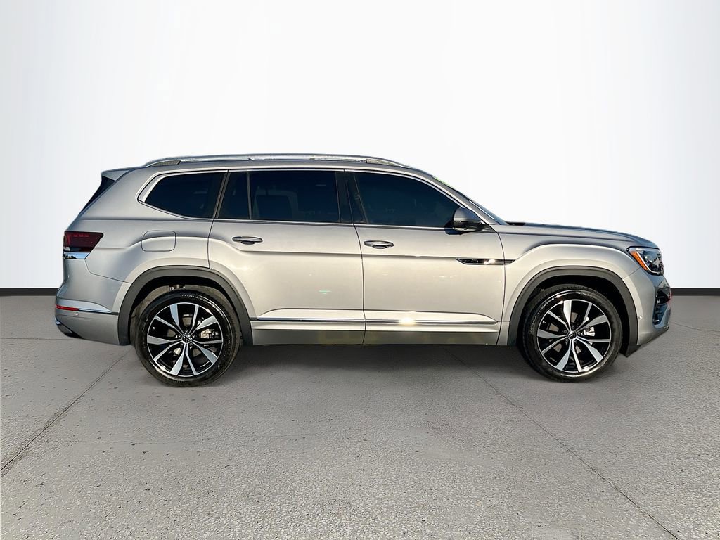 Used 2025 Volkswagen Atlas SEL Premium R-Line image 8