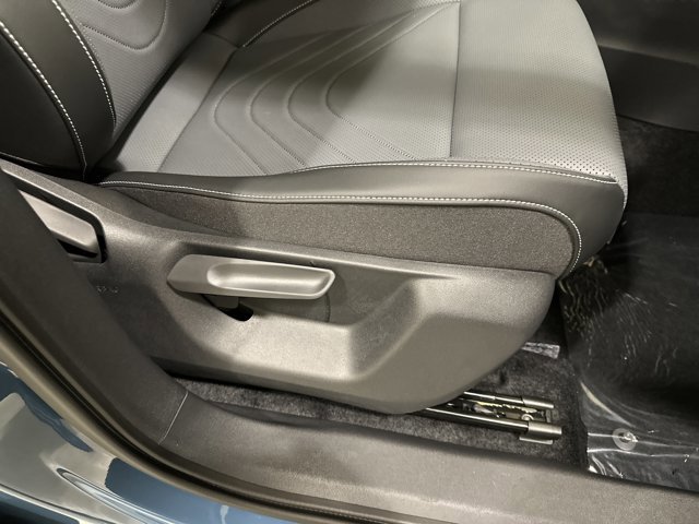 New 2026 Volkswagen Tiguan SE R-Line image 37