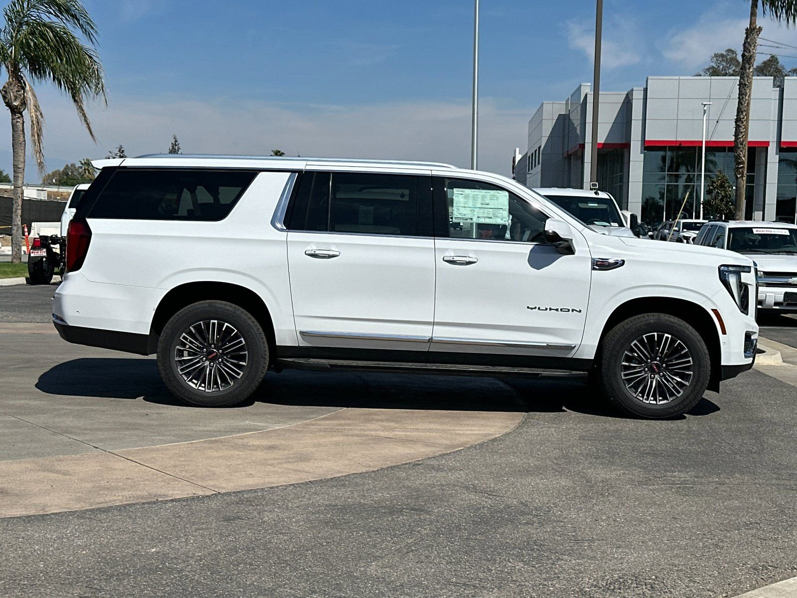 New 2026 GMC Yukon XL Elevation RWD video 3