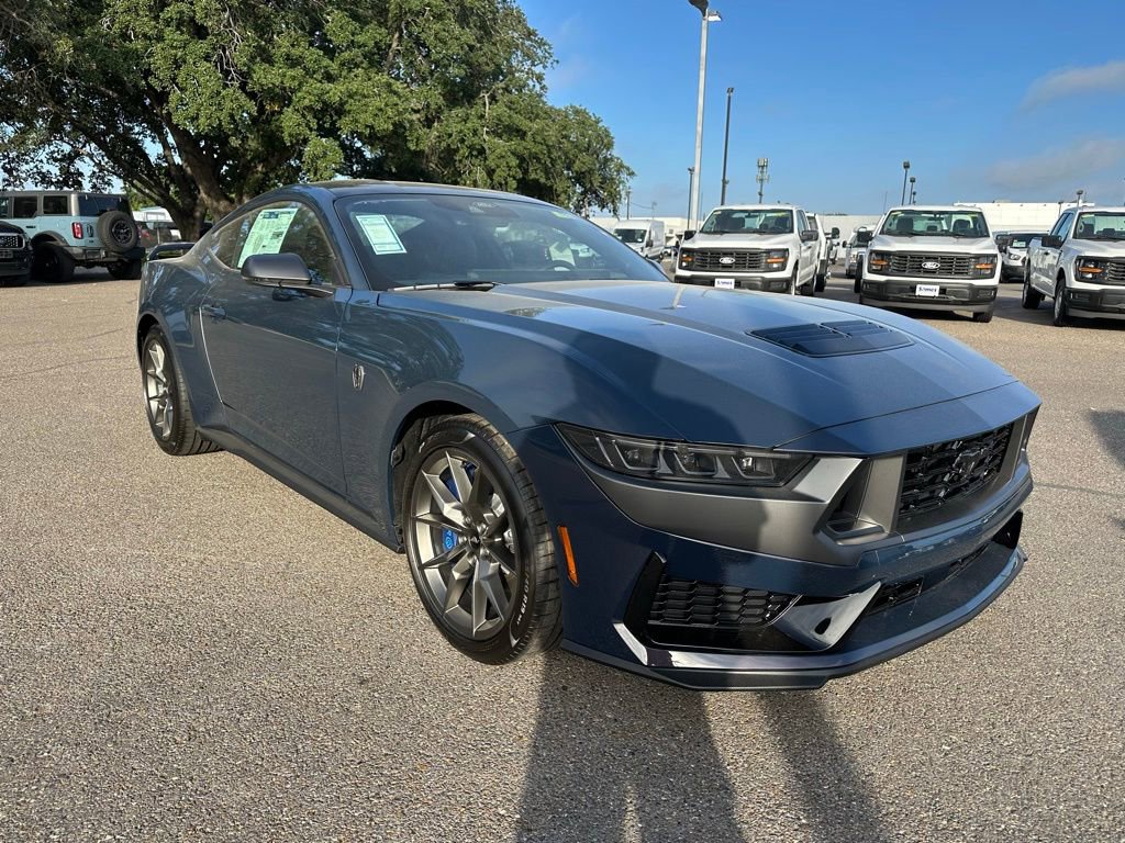 New 2025 Ford Mustang Dark Horse image 7