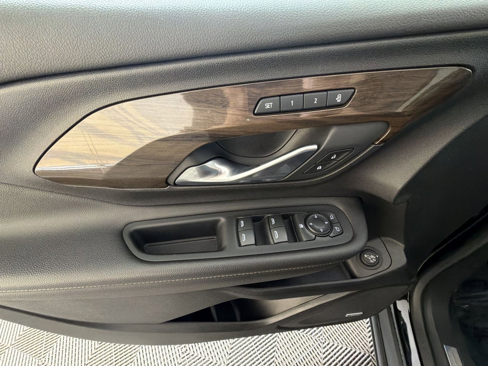 Used 2020 GMC Terrain Denali w/ Denali Premium Package image 15