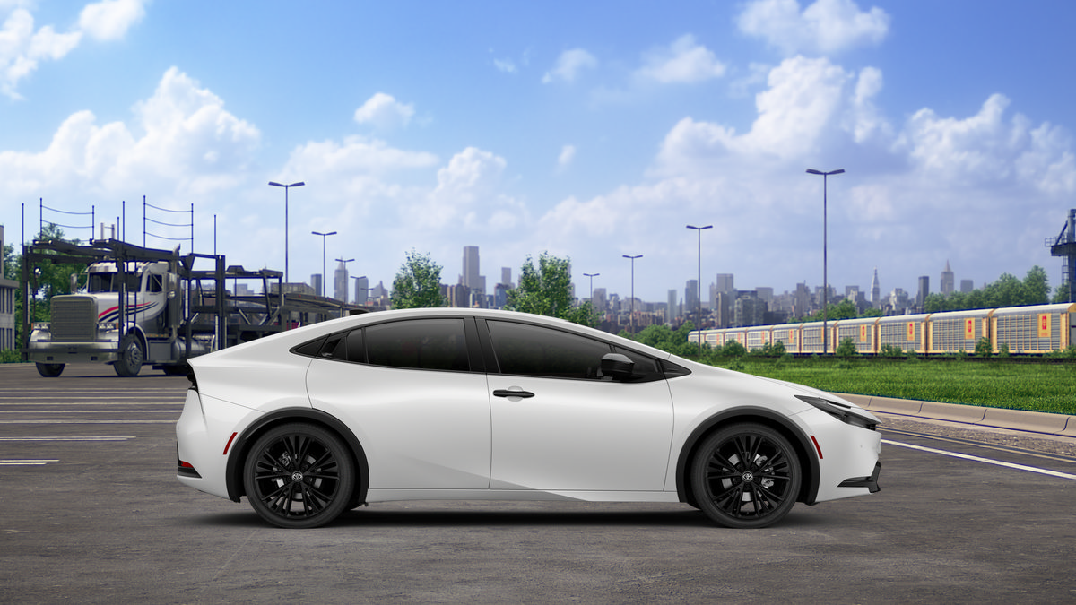 New 2026 Toyota Prius FWD image 12
