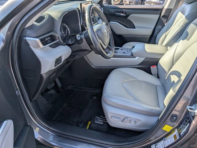 Used 2022 Toyota Highlander XLE image 9