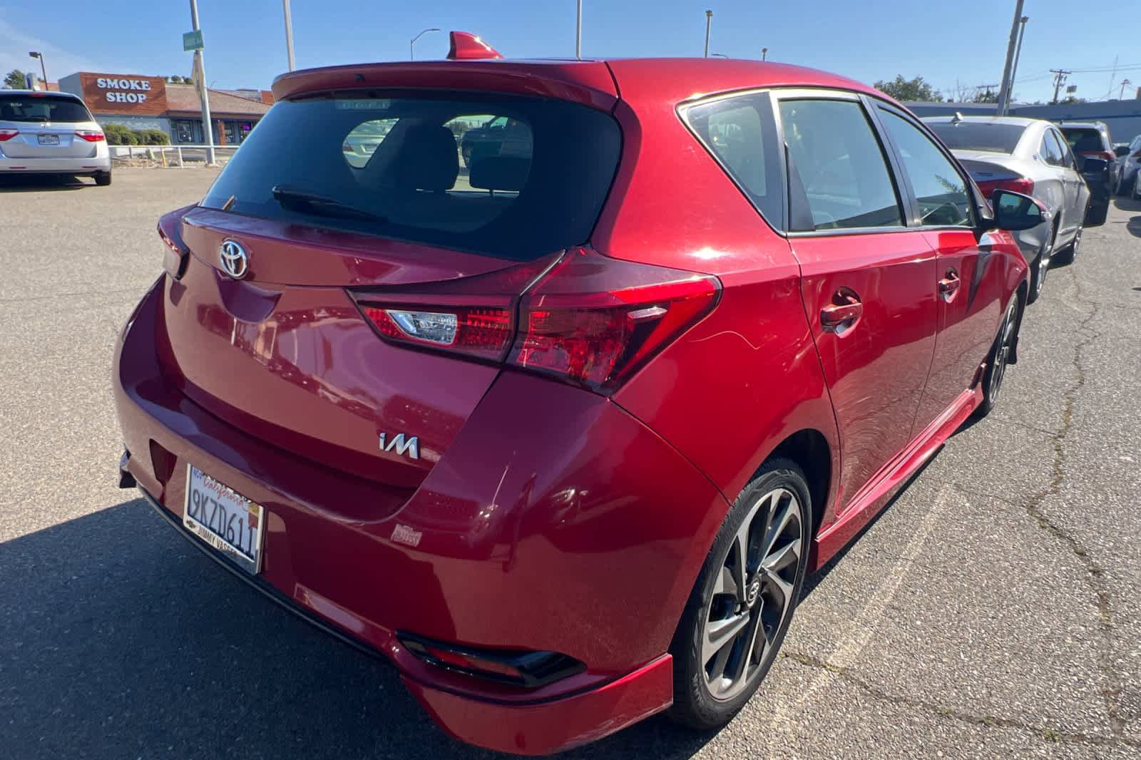 Used 2018 Toyota Corolla iM w/ Carpet Mat Package (TMS) FWD image 4
