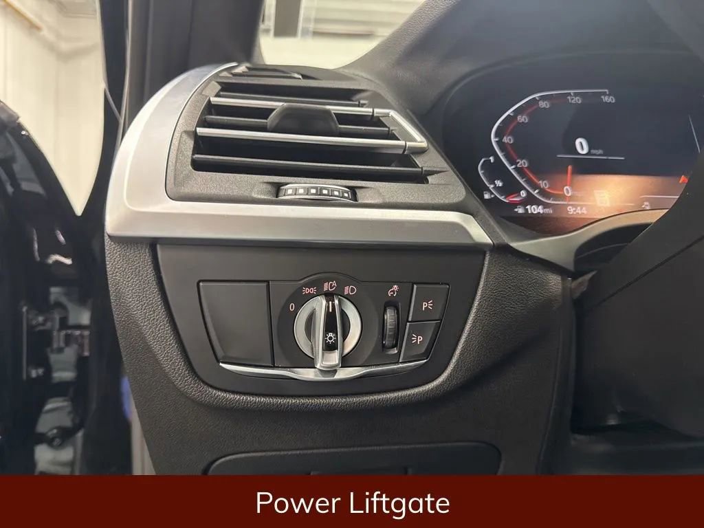 Used 2025 BMW X4 xDrive30i AWD/4WD image 11