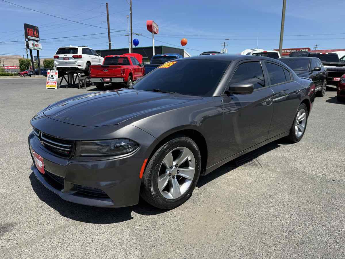 Used 2015 Dodge Charger SE w/ Sport Appearance Group RWD image 3