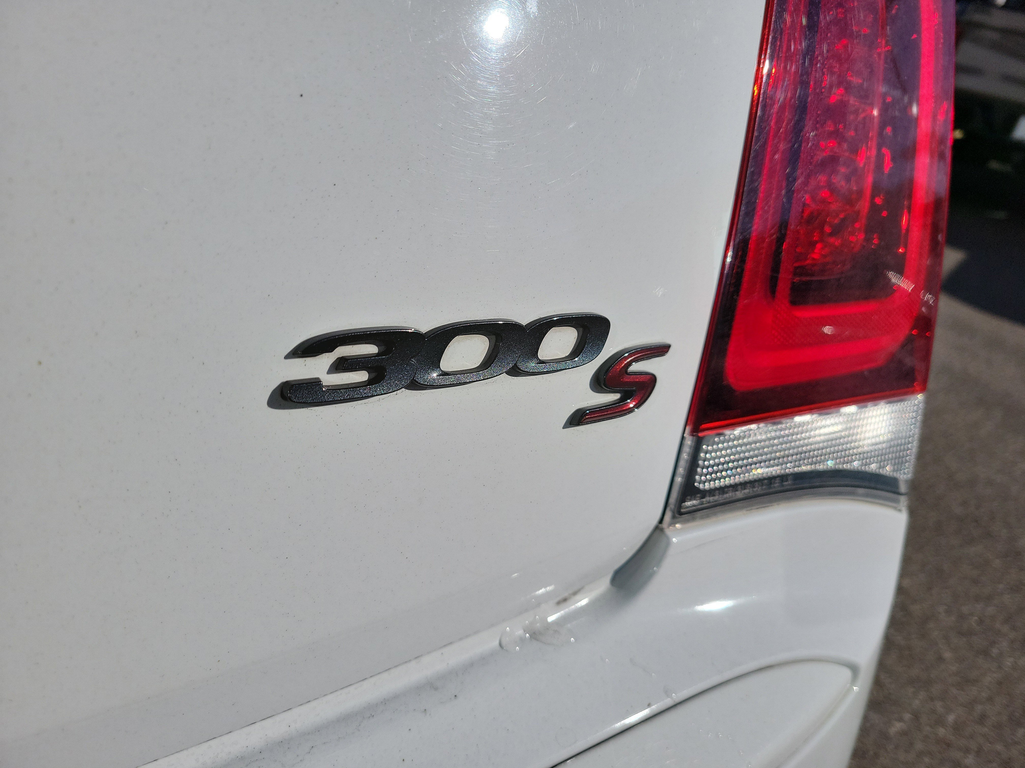 Used 2021 Chrysler 300 S image 9