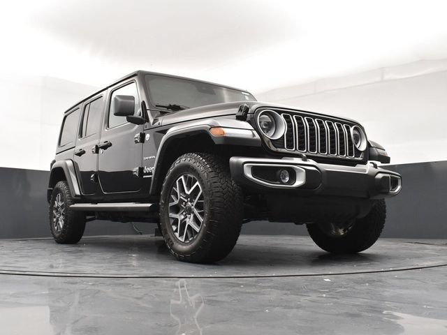 Used 2024 Jeep Wrangler Unlimited Sahara w/ Dual Top Group AWD/4WD image 22