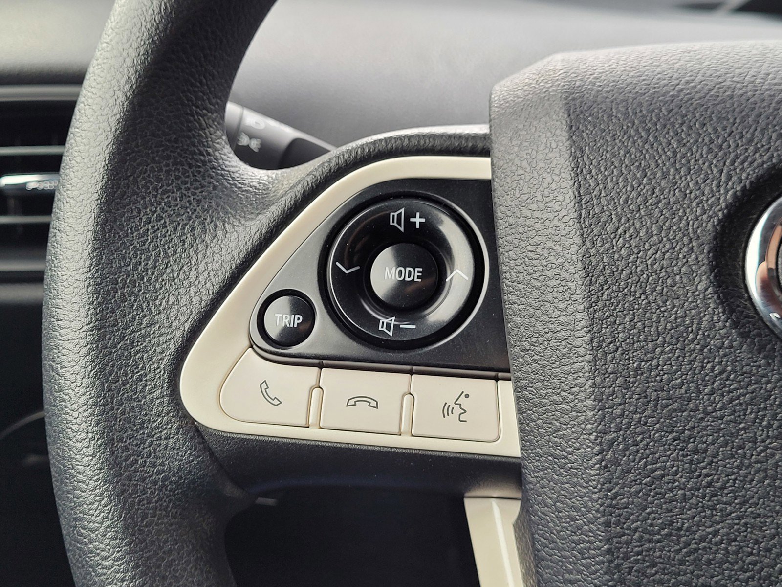 Used 2017 Toyota Prius Two image 19