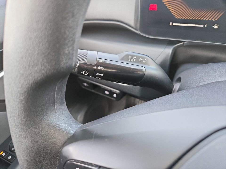 Used 2025 Kia K4 LXS FWD image 19