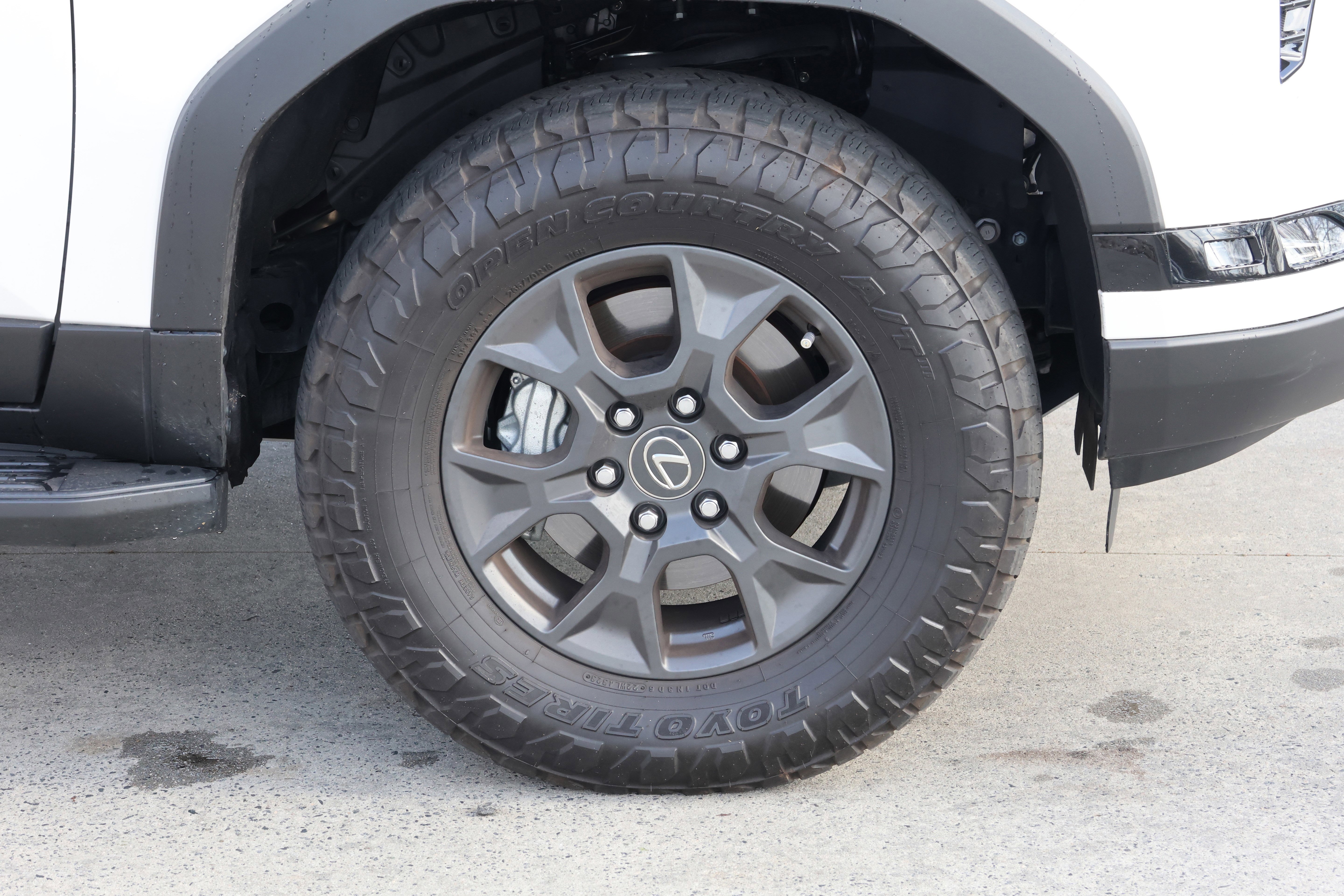 Used 2024 Lexus GX 550 image 11