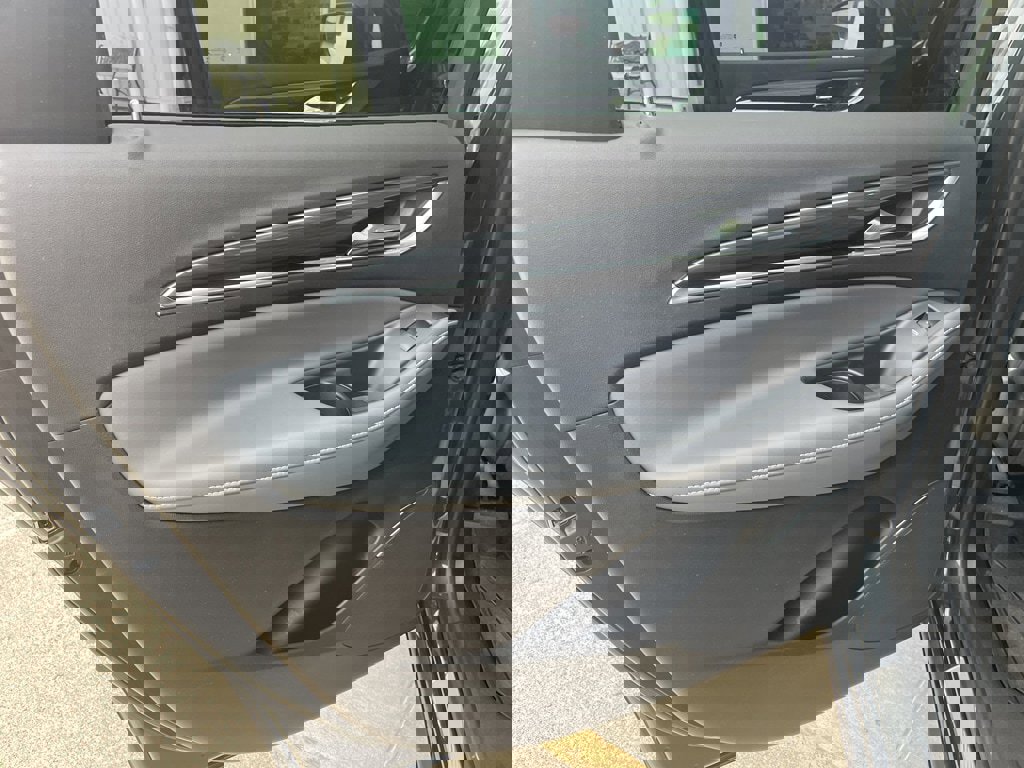 Used 2021 Buick Enclave Essence w/ Sound and Sites Package image 17