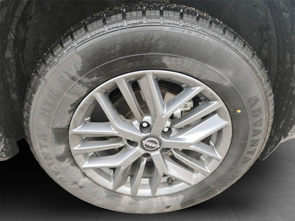 Used 2024 Nissan Rogue S image 32