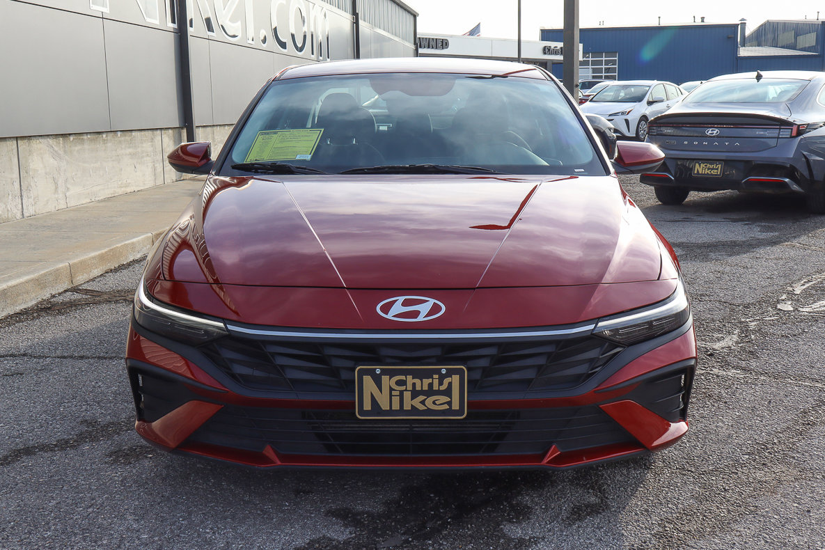 Used 2024 Hyundai Elantra SEL FWD image 2