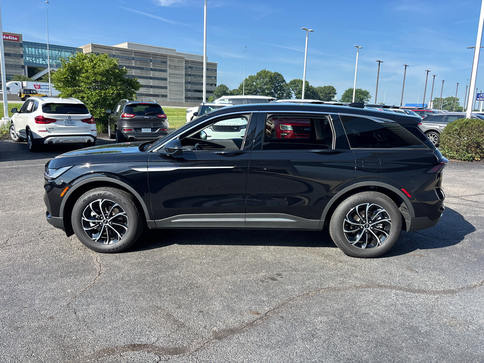 New 2026 Lincoln Nautilus Premier AWD/4WD image 4