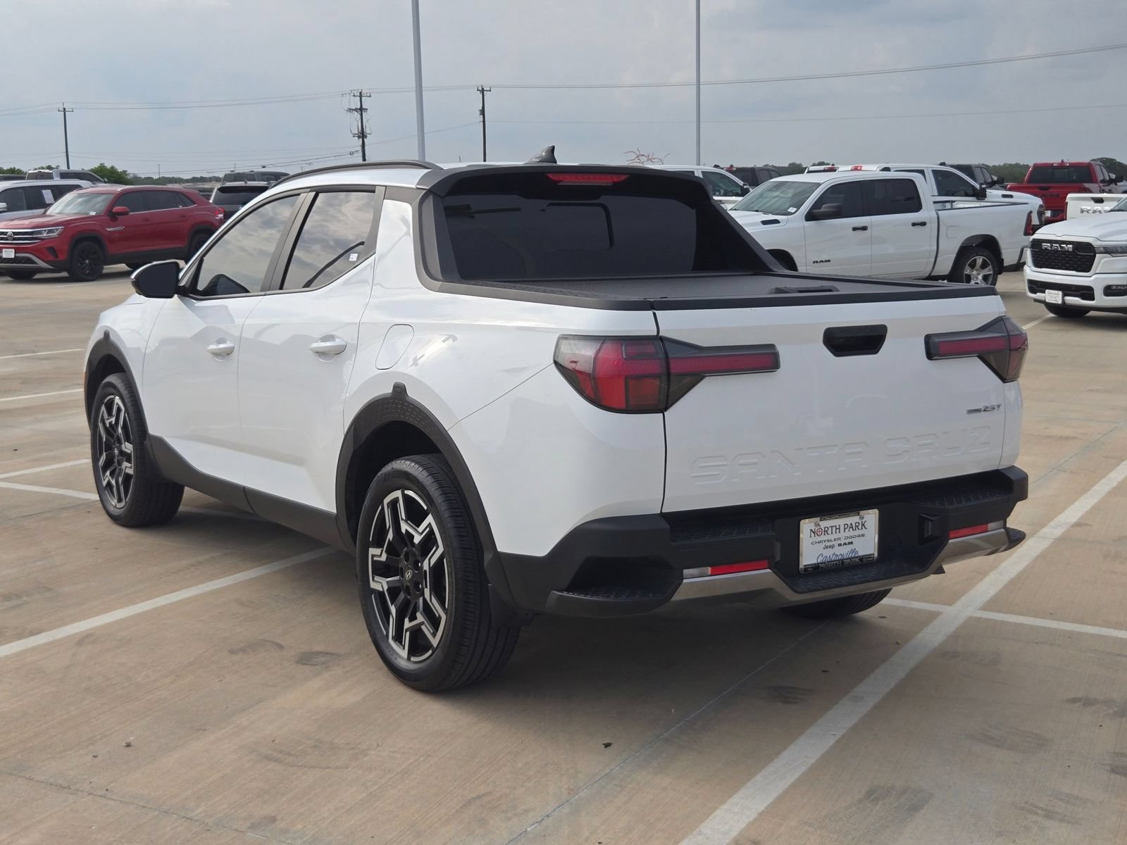 Used 2025 Hyundai Santa Cruz Limited AWD/4WD image 5